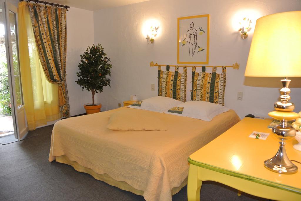 La Vieille Bastide Bed & Breakfast Flayosc Exterior photo